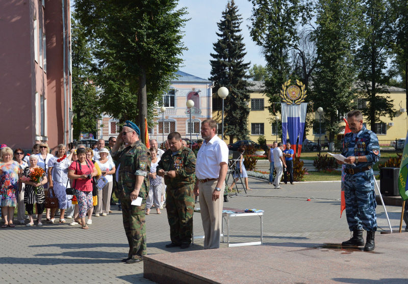 Файл:8f3ff8491f809192f37aad29d23158a4.jpeg