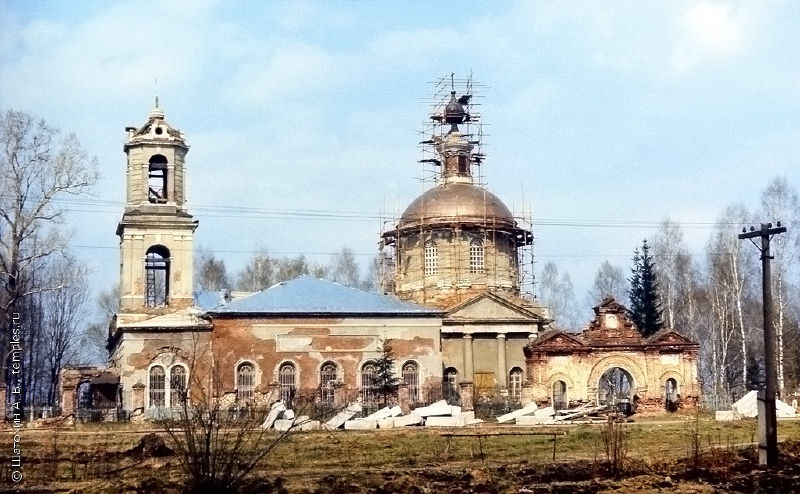 Файл:Петропавловская (Вознесенская) церковь в Обухове.jpg
